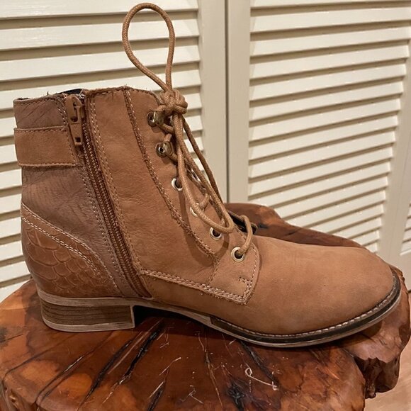 ALDO Women's Leather Booties Size 8.5 - Picture 4 of 9